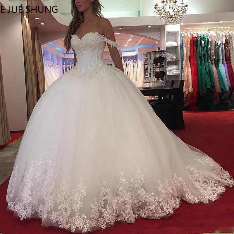 White Lace Appliques Ball Gown Wedding Dresses